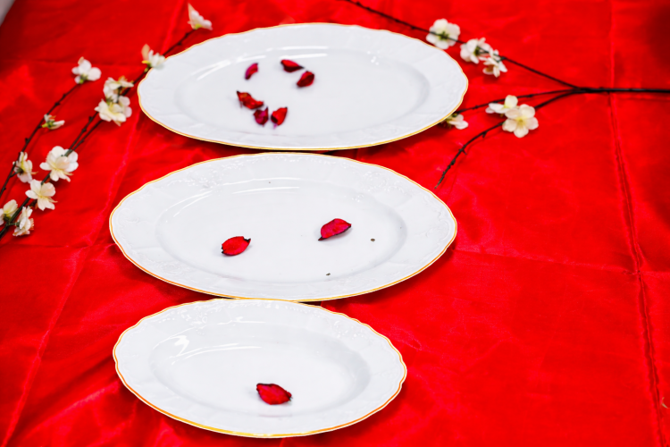 פס זהב לבן - פלטות הגשה