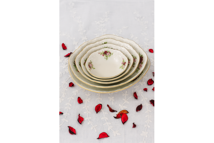 שושנה אדומה - קערות שונות